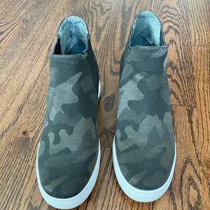 Steve Madden Wedge Booties size 6.5